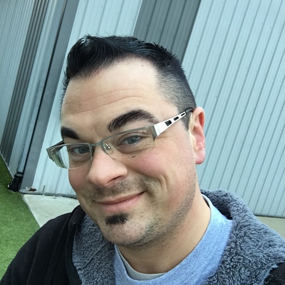 Profile Picture of James Roe (@jimmers27) on Poshmark