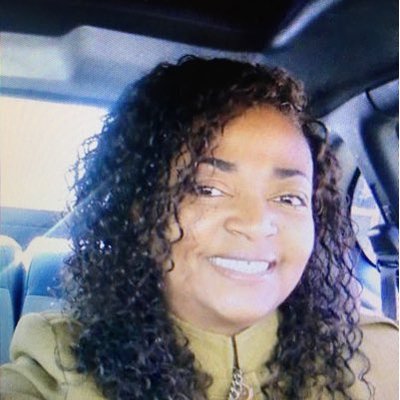 Profile Picture of Alicia Roberts (@ARobwinning) on Twitter