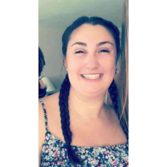 Profile Picture of Emily Beuchert (@emilybeuchert) on Poshmark