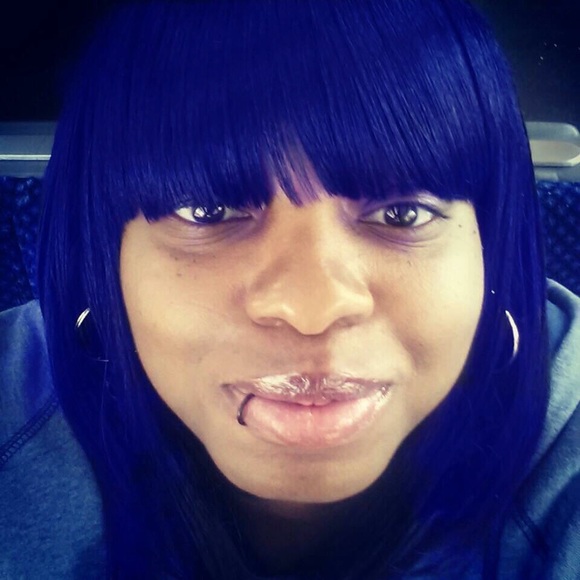 Profile Picture of Danielle Dawson (@hotpopcorn312) on Poshmark