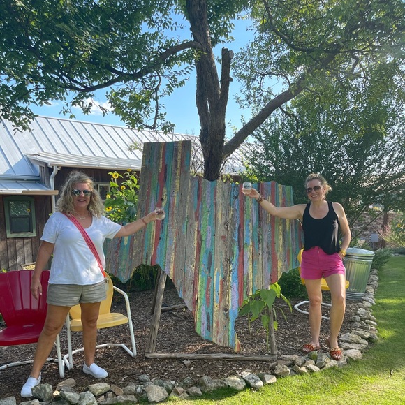 Lorie Cryer - Poshmark Profile Picture of Lorie Cryer (@lorie_cryer) on Poshmark