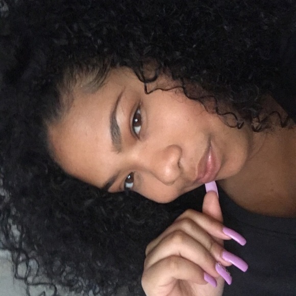 Profile Picture of Carlyn Rehkopf (@carlynj1022) on Poshmark