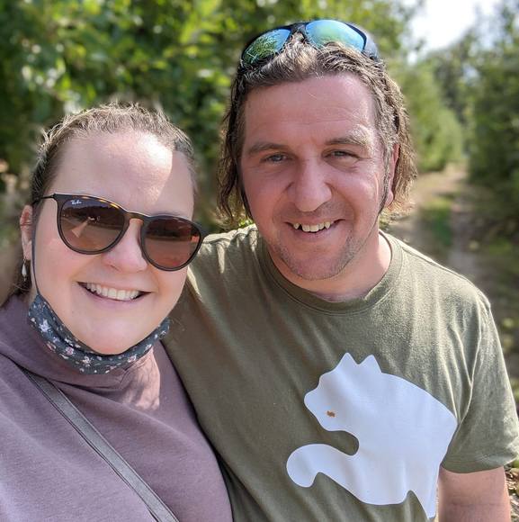 Profile Picture of Mandee Johnson (@ajohnso128) on Poshmark