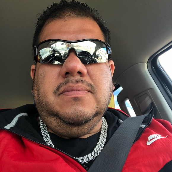 Profile Picture of Richard Soriano (@lindenpo400) on Poshmark