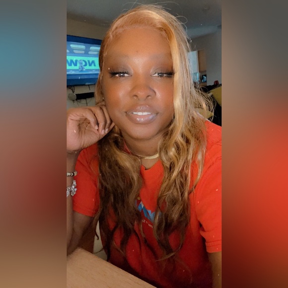 Profile Picture of Inika Hood (@shanwy31) on Poshmark