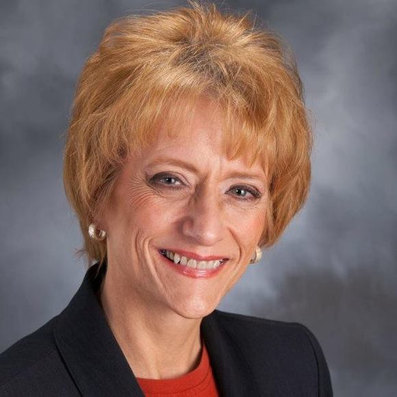 Profile Picture of Dee Freeman (@dlfreem1) on Poshmark