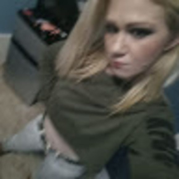 Profile Picture of Pamela Colvin (@pamela_colvin) on Poshmark