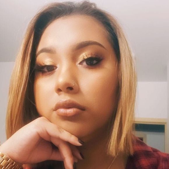 Profile Picture of Alex Gama (@gggaaammmaaa) on Poshmark