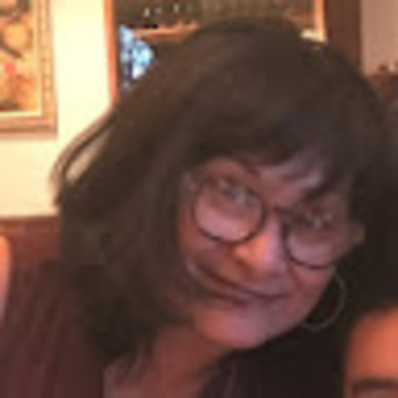 Profile Picture of Theresa Borgese (@borgeset) on Poshmark