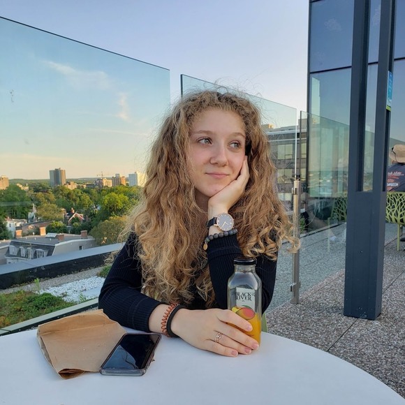 Profile Picture of Ã‰lisabeth Colier (@eliec1) on Poshmark