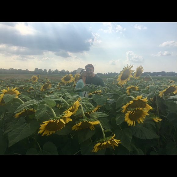 Profile Picture of Lauren Vigen (@laurenvigen) on Poshmark