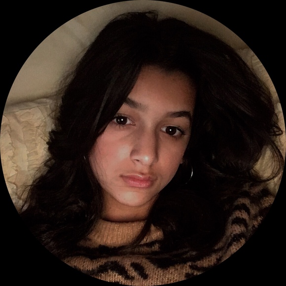 Profile Picture of Amanda Capuana (@amandacap311) on Poshmark