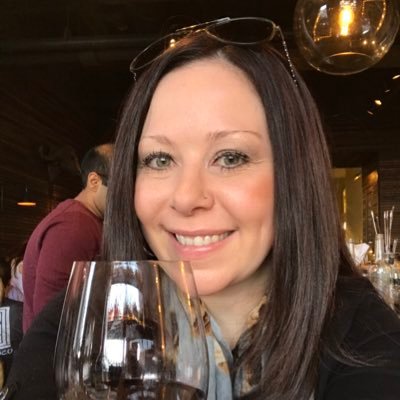 Profile Picture of Tara Daniel Burnett (@TaraDanielB) on Twitter