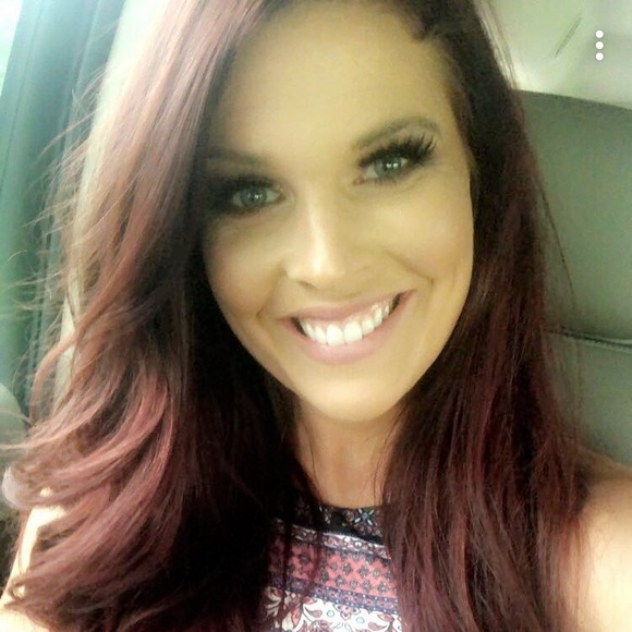 Profile Picture of Brittney Arnold (@bpagles1923) on Poshmark