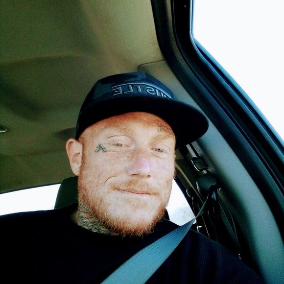 Profile Picture of Vincent Gordon (@vincentgordo274) on Poshmark