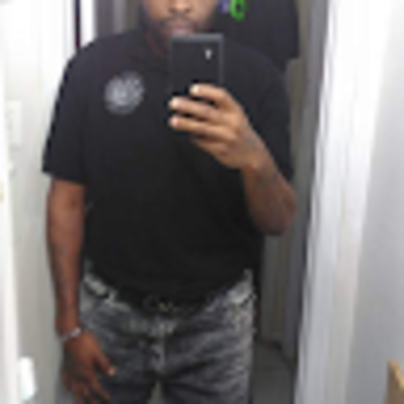Profile Picture of Derwin Faison (@derwinfaison89) on Poshmark