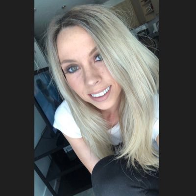 Profile Picture of Anna Sokolove (@a_sock_love) on Twitter