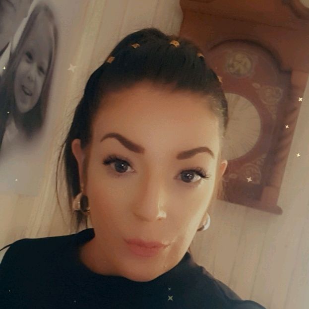 Profile Picture of   Steph Jones (@stephwills01)... (@stephwills01) on Tiktok