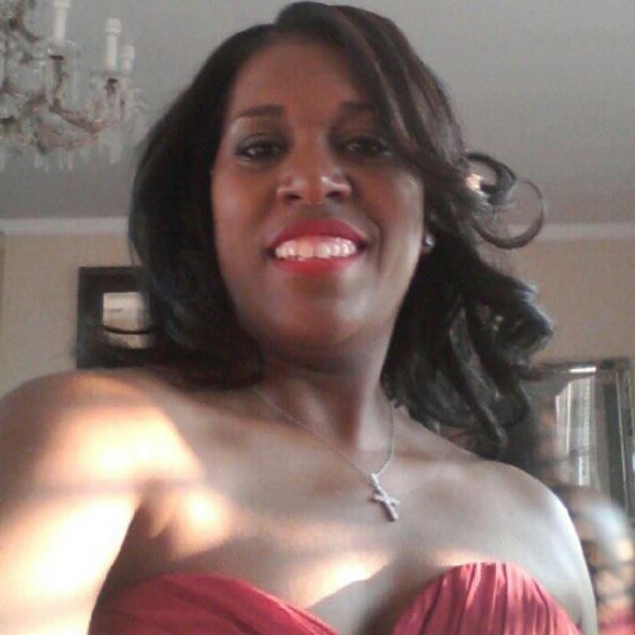 Profile Picture of Chiffonya Michelene (@pinkchiffon01) on Poshmark