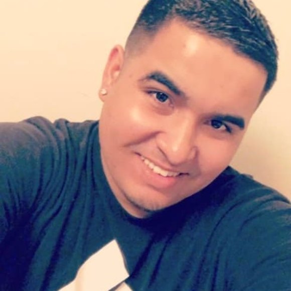 Profile Picture of Edward Baez (@edward_baez) on Poshmark