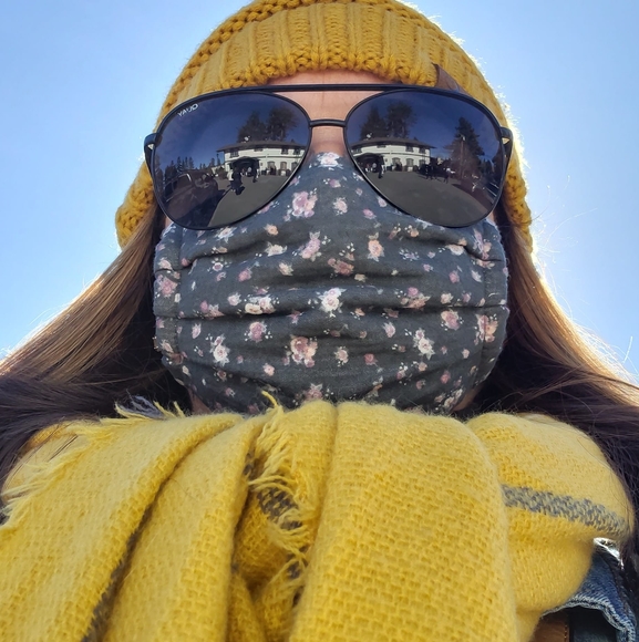 Profile Picture of Brittany Delhotal (@bdelhotal) on Poshmark