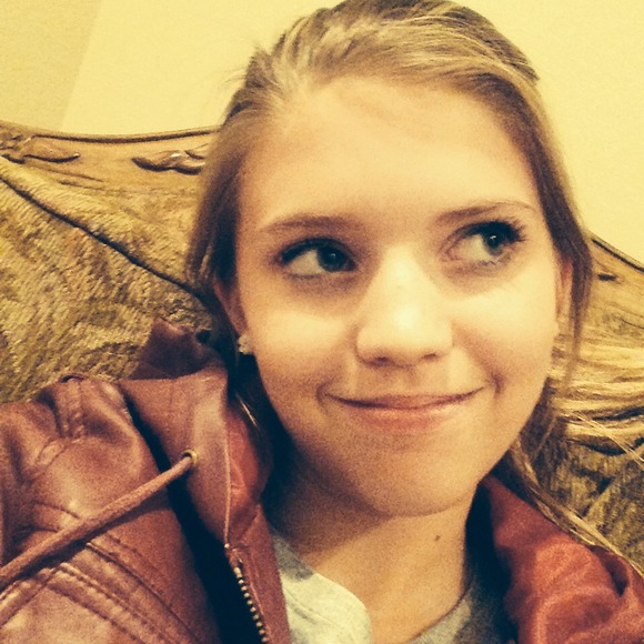 Profile Picture of Cassidy Molen (@cassidymolen) on Poshmark