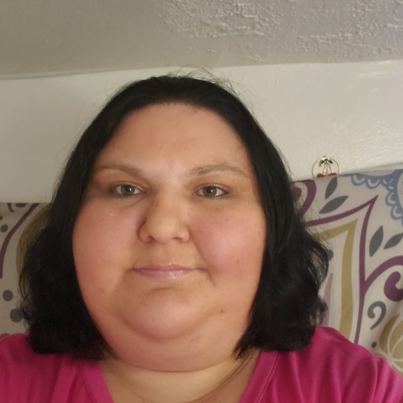 Profile Picture of Sarah Stdenis (@sarahst85) on Poshmark