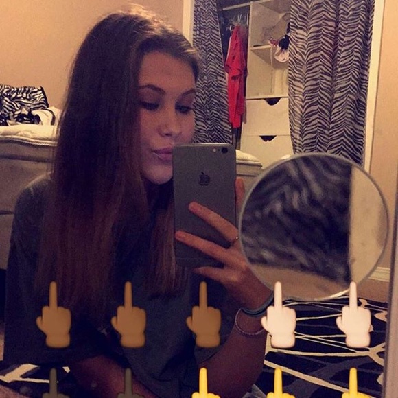 Profile Picture of Ashley Serio (@cashmichelle) on Poshmark