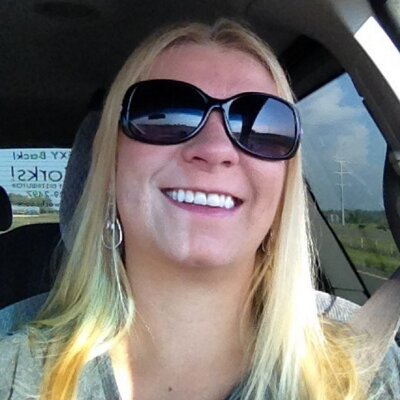 Profile Picture of Beth Huebner (@WrapsbyBeth) on Twitter