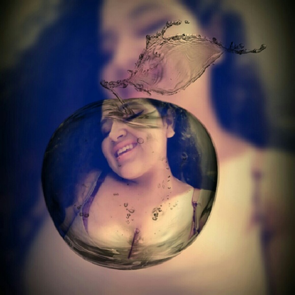 Profile Picture of Iris Dominguez (@irisdominguez) on Poshmark