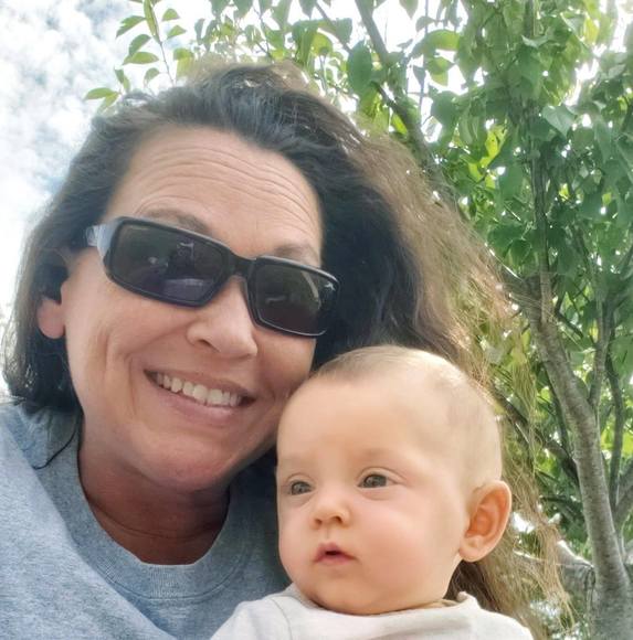 Profile Picture of Beth Thomas (@bethmasonthomas) on Poshmark