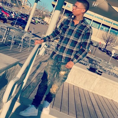 Profile Picture of Whoisemoney (@EllisRamsey10) on Twitter