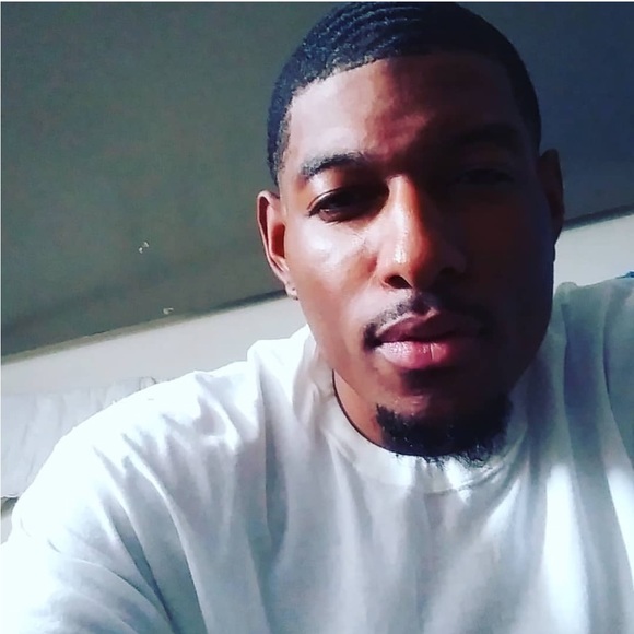 Profile Picture of Thomas Rollins (@thomas_rollins) on Poshmark