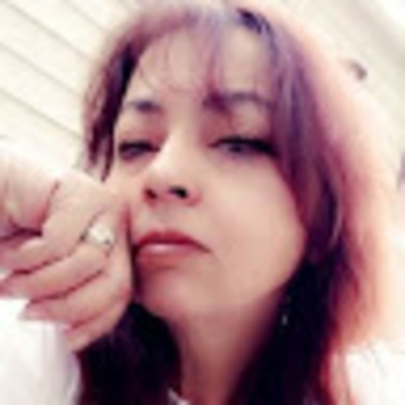 Profile Picture of Wanda s. Burgess (@wsburgess2020) on Poshmark