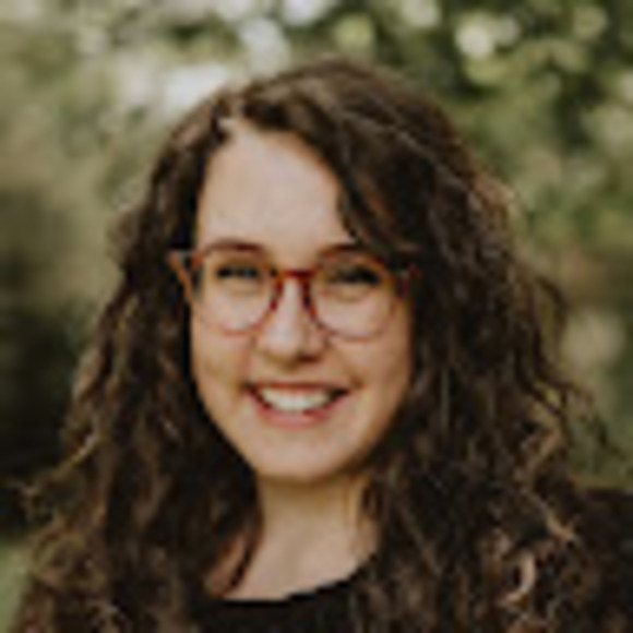 Profile Picture of Mallory Wiebold (@mallorywiebold) on Poshmark