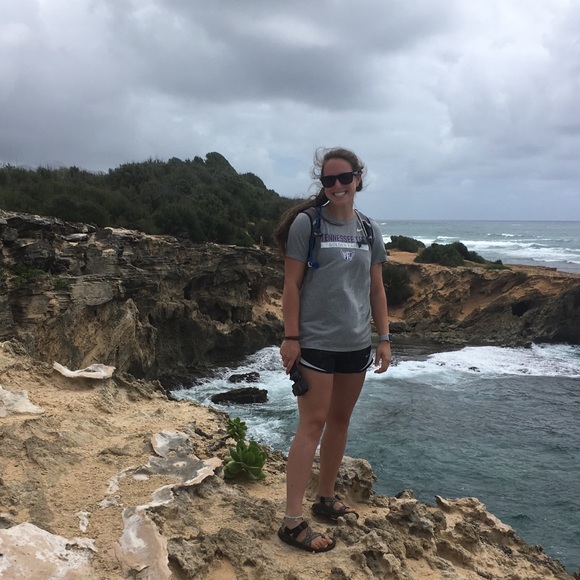 Profile Picture of Ashton Bazzell (@abazzell16) on Poshmark