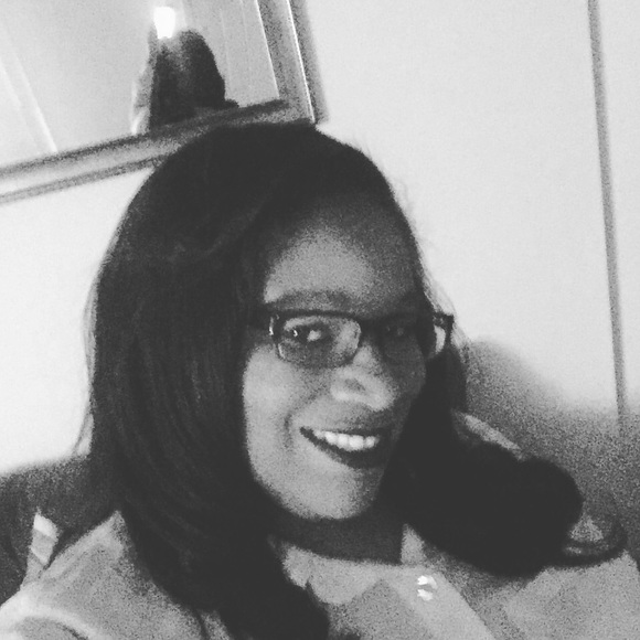 Profile Picture of Stacie Stokes (@stacie916) on Poshmark