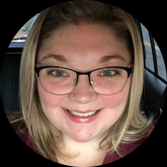 Profile Picture of Heather Masker (@floheather21) on Poshmark