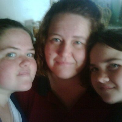 Profile Picture of Lori Barnhart (@stressed_out76) on Twitter