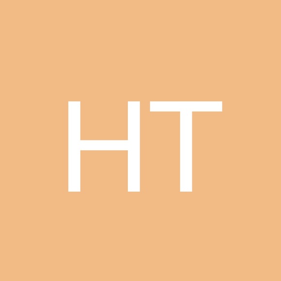 Profile Picture of Hannah Thibideau (@hannahthib) on Poshmark