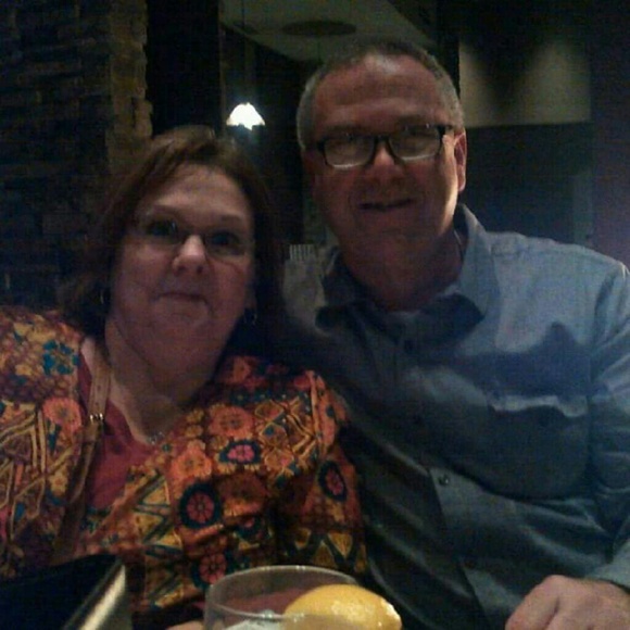 Profile Picture of Lori Rexwinkle (@loriannrex) on Poshmark