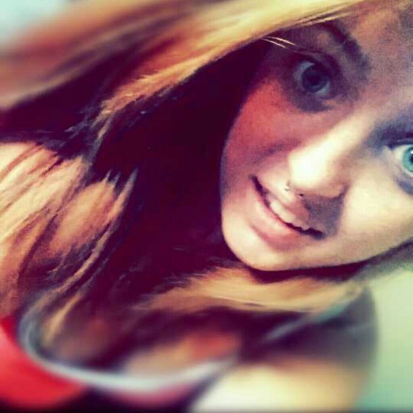 Profile Picture of Carly Adams (@ccarlyfries) on Poshmark