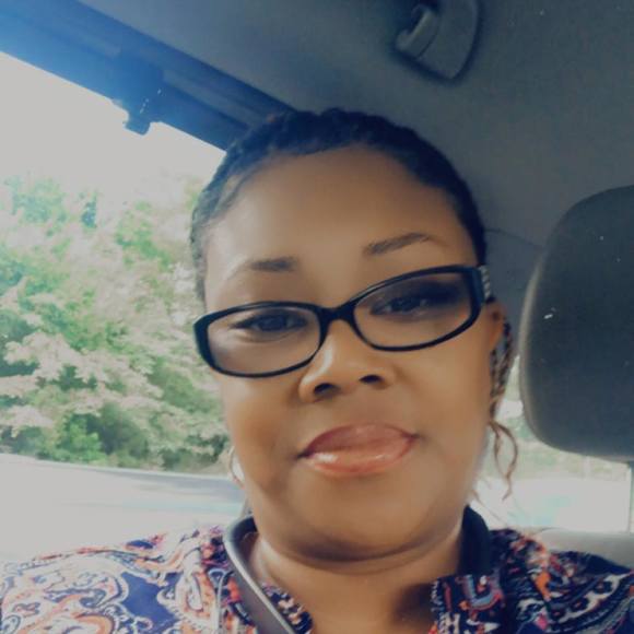 Profile Picture of Shawn Cogshell (@shawndolyn) on Poshmark