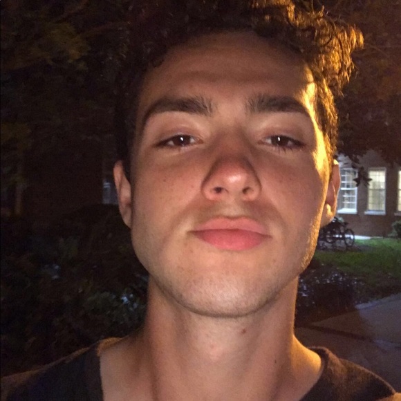 Profile Picture of Michael Vreeland (@mvreeland88) on Poshmark