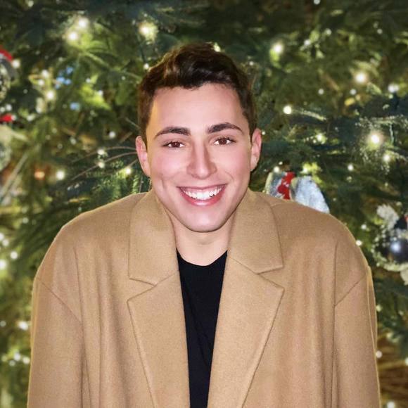 Profile Picture of Daniel Bublak (@danielbublak) on Poshmark