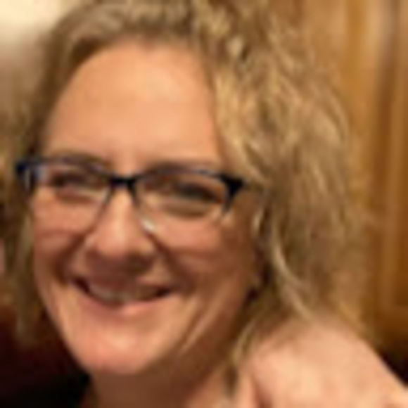 Profile Picture of Jennifer Hagenbuch (@jnnferwlch) on Poshmark