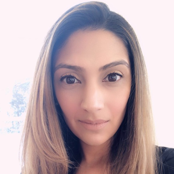 Profile Picture of Sam Malik (@sabeensaam) on Poshmark