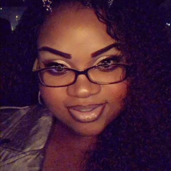Profile Picture of Keisha Foster (@ke_hicks89) on Poshmark