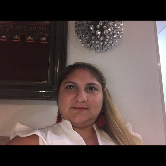 Profile Picture of Jazybe Badran (@jbadran) on Poshmark