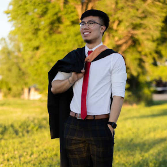 Profile Picture of Sam Phan (@smphan12) on Poshmark